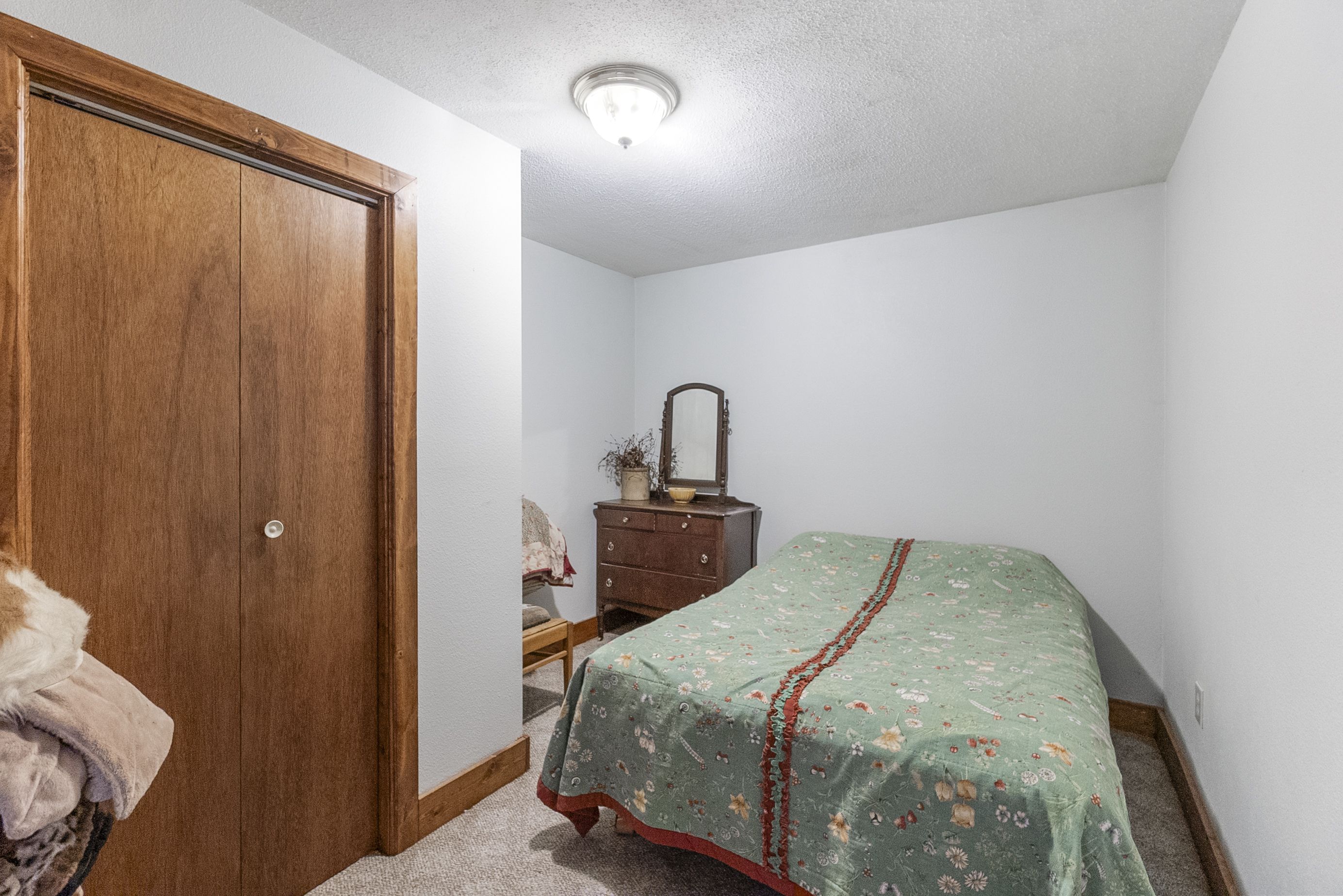 Listing Photo: 23-print-3251 Brandon Diagonal Blvd_Edits (23 of 52)